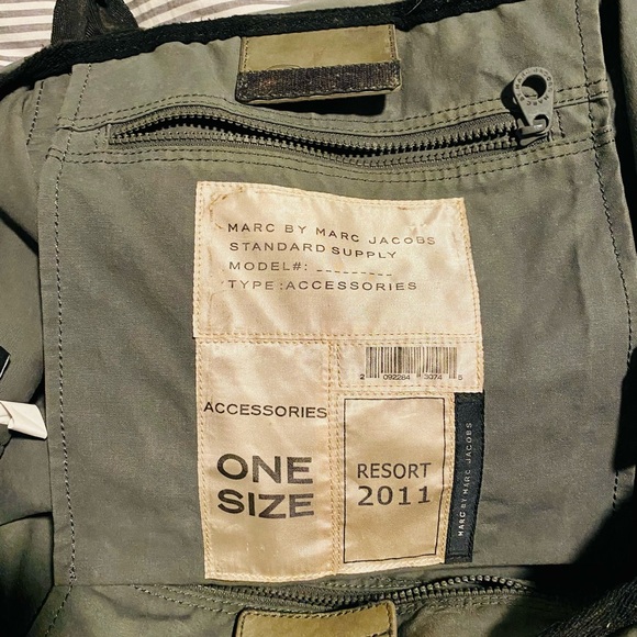 Marc by Marc Jacobs Grey and Black Canvas Utility Tote Bag - Picture 5 of 8